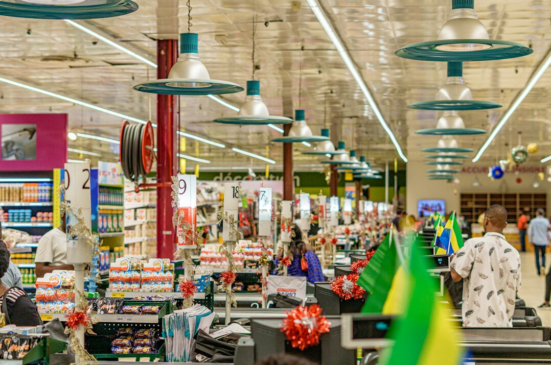 detective in retail environment